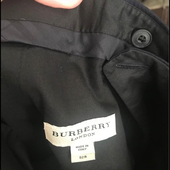 Selling Burberry-London navy blue suit - Picture 5 of 7